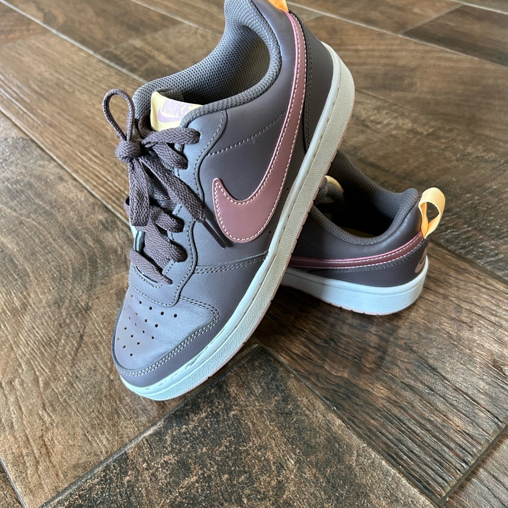 Girls Nike Dunks - Picture 5 of 5